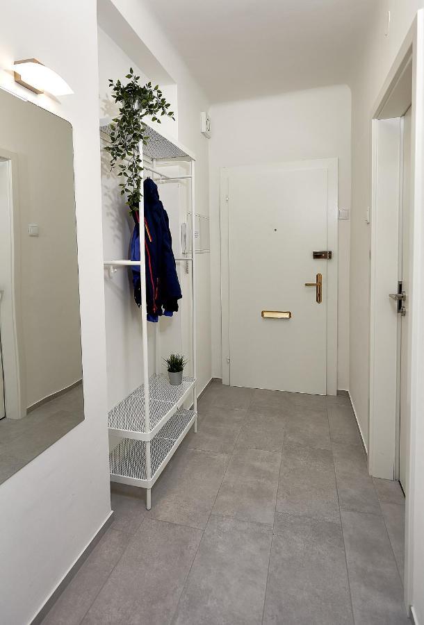 Gemuetliche Wohnung In Zentraler Lage กราซ ภายนอก รูปภาพ